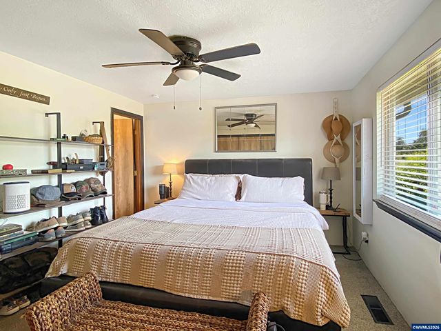 5021 Daniel St S, Salem, OR 97306