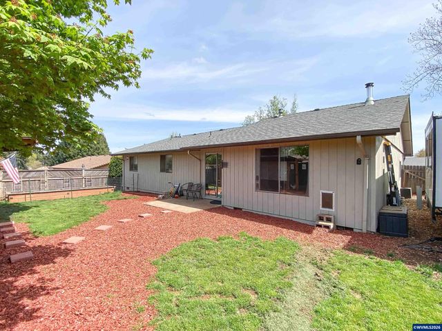 5021 Daniel St S, Salem, OR 97306