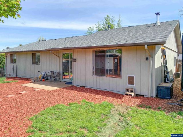 5021 Daniel St S, Salem, OR 97306