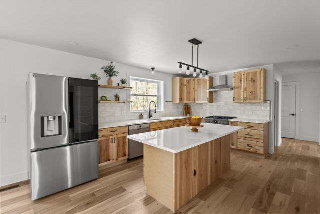 130 Se Main St, Douglas, MA 01516