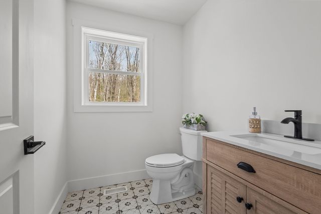 130 Se Main St, Douglas, MA 01516