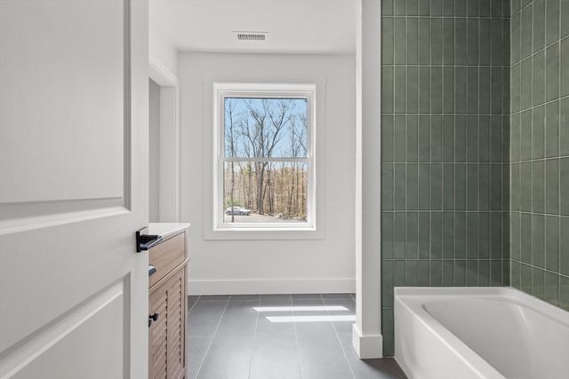 130 Se Main St, Douglas, MA 01516