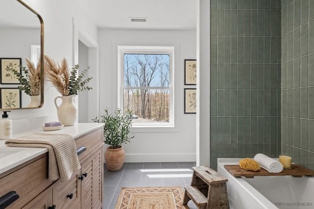 130 Se Main St, Douglas, MA 01516