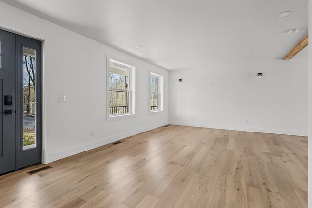 130 Se Main St, Douglas, MA 01516