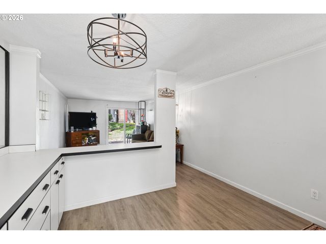 12638 Nw BARNES Rd 6, Portland, OR 97229
