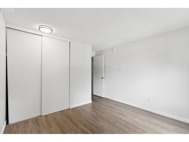 12638 Nw BARNES Rd 6, Portland, OR 97229