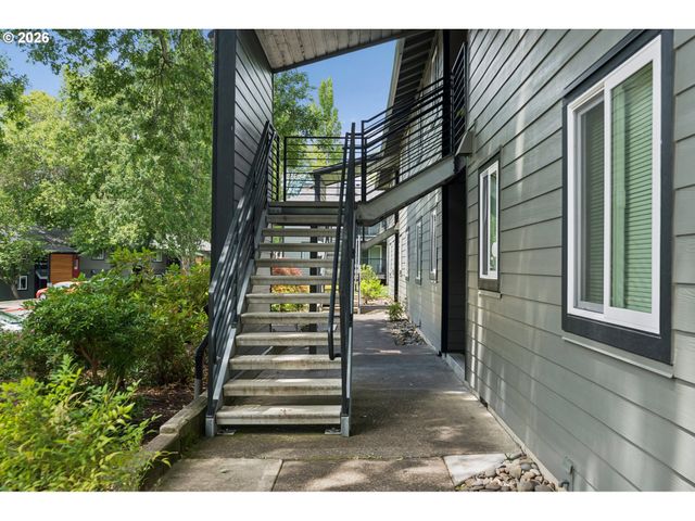 12638 Nw BARNES Rd 6, Portland, OR 97229