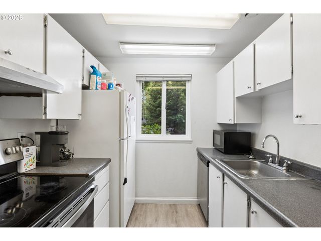 12638 Nw BARNES Rd 6, Portland, OR 97229