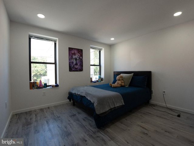 922 W YORK ST, Philadelphia, PA 19133