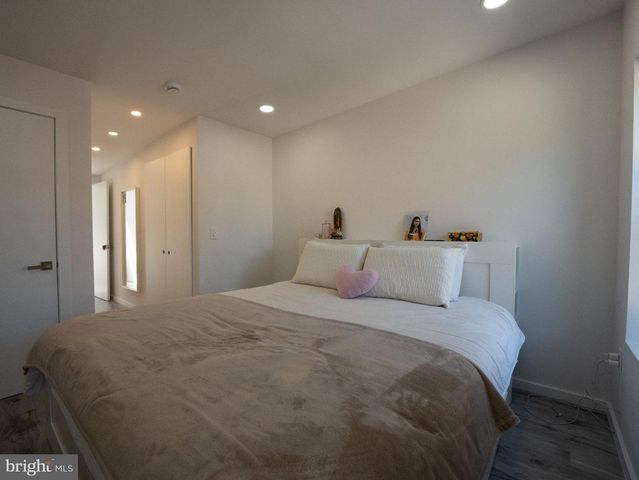 922 W YORK ST, Philadelphia, PA 19133