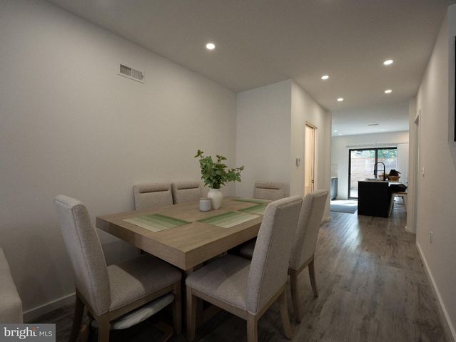 922 W YORK ST, Philadelphia, PA 19133