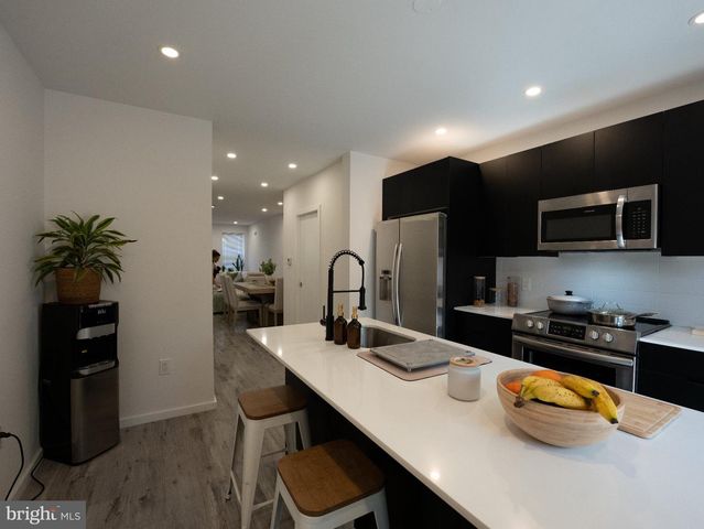 922 W YORK ST, Philadelphia, PA 19133