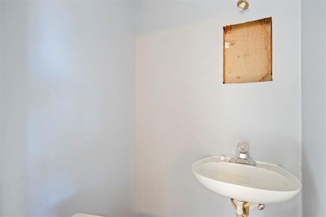 6106 S Hillcrest Drive, Oklahoma City, OK 73159