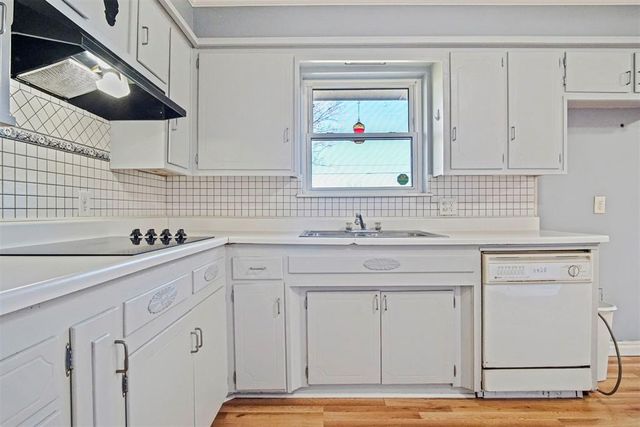 6106 S Hillcrest Drive, Oklahoma City, OK 73159