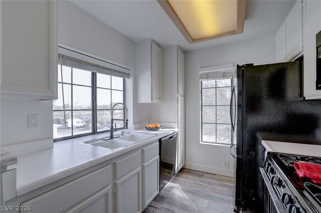 4877 South Torrey Pines Drive 202, Las Vegas, NV 89103