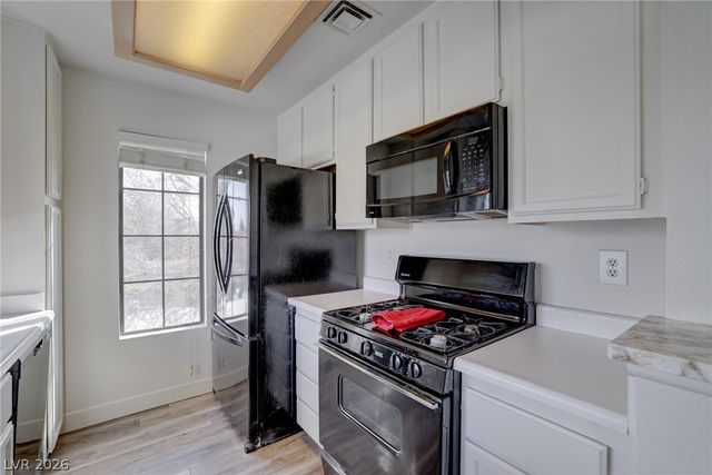 4877 South Torrey Pines Drive 202, Las Vegas, NV 89103