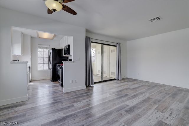 4877 South Torrey Pines Drive 202, Las Vegas, NV 89103