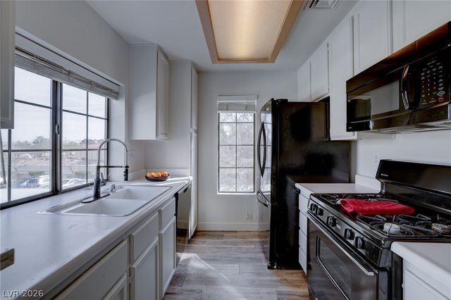 4877 South Torrey Pines Drive 202, Las Vegas, NV 89103