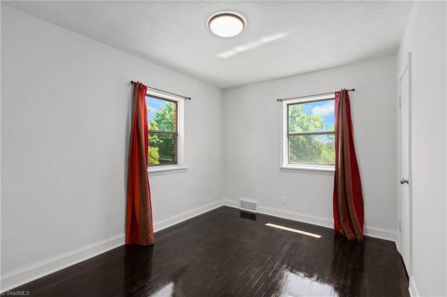 5217 Brenda Drive, Winston-salem, NC 27107
