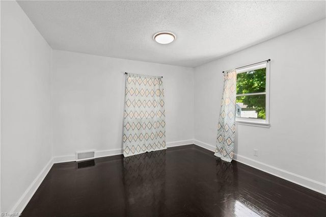 5217 Brenda Drive, Winston-salem, NC 27107