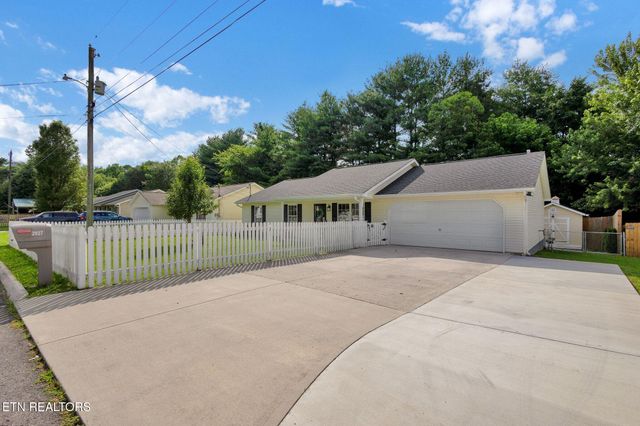 2927 Muzzle Lane, Knoxville, TN 37918