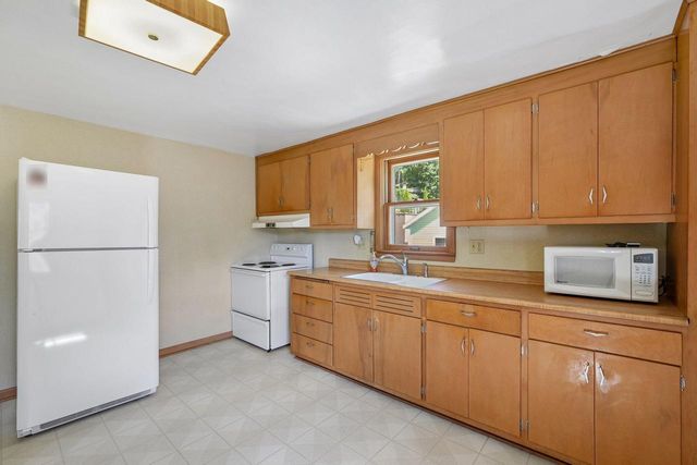 317 W Main STREET, Port Washington, WI 53074