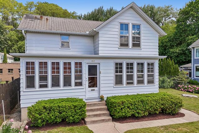 317 W Main STREET, Port Washington, WI 53074