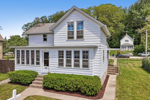 317 W Main STREET, Port Washington, WI 53074