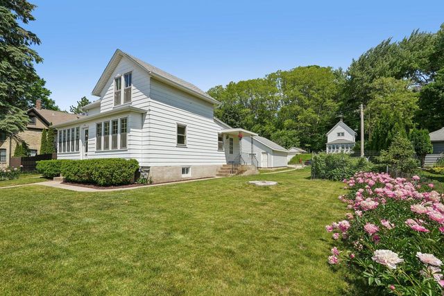 317 W Main STREET, Port Washington, WI 53074
