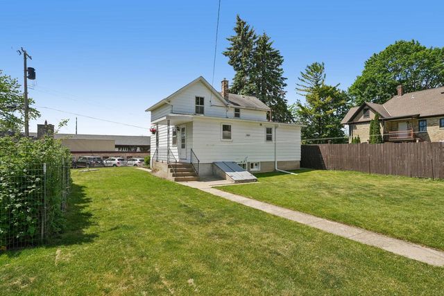 317 W Main STREET, Port Washington, WI 53074