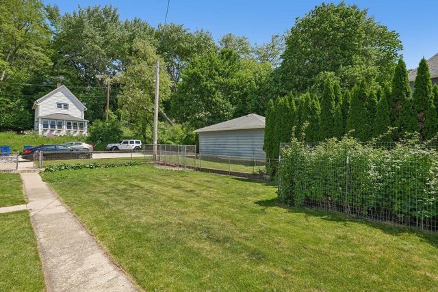 317 W Main STREET, Port Washington, WI 53074
