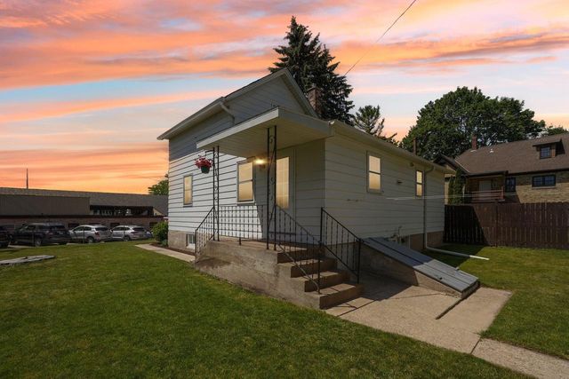 317 W Main STREET, Port Washington, WI 53074