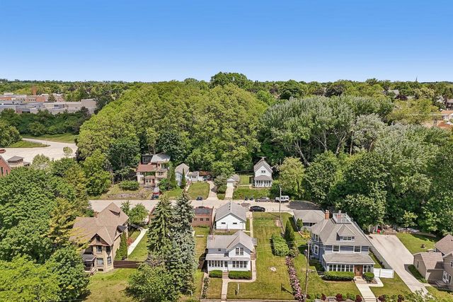 317 W Main STREET, Port Washington, WI 53074