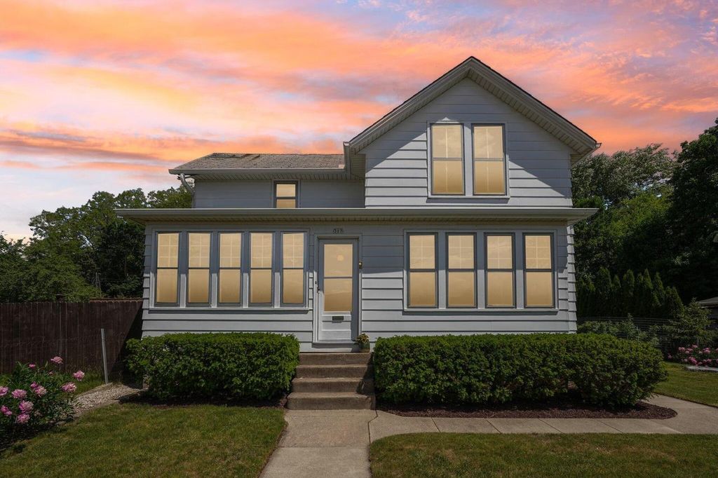 317 W Main STREET, Port Washington, WI 53074