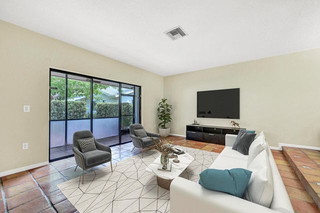 2625 Lowson Boulevard B, Delray Beach, FL 33445