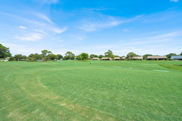 2625 Lowson Boulevard B, Delray Beach, FL 33445