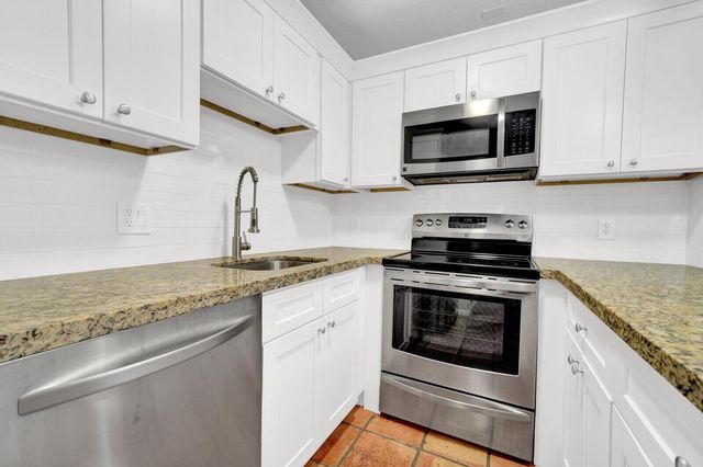 2625 Lowson Boulevard B, Delray Beach, FL 33445