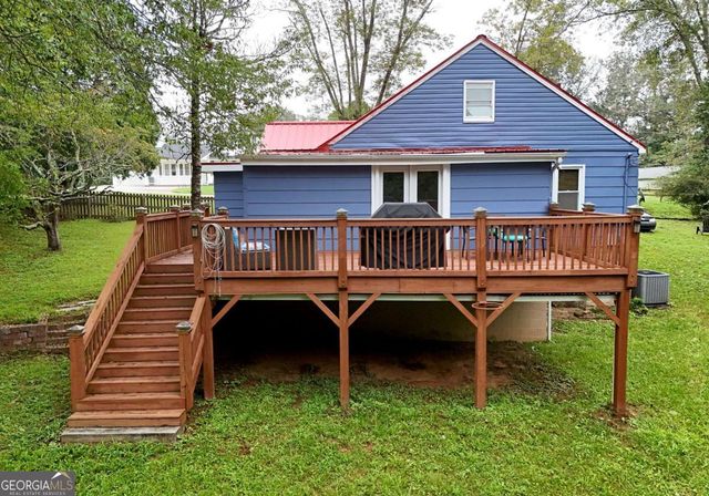 742 Hillcrest Drive, Mccaysville, GA 30555