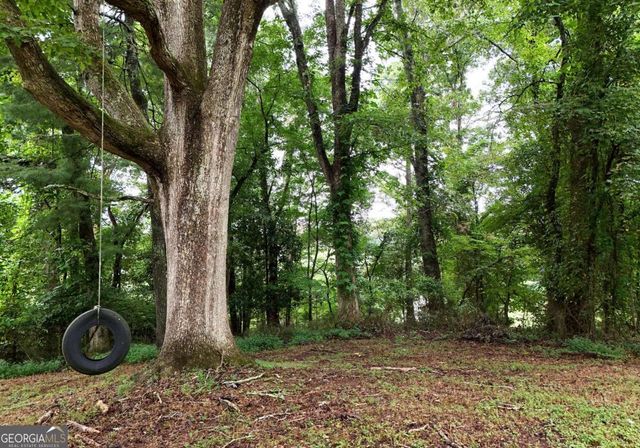 742 Hillcrest Drive, Mccaysville, GA 30555
