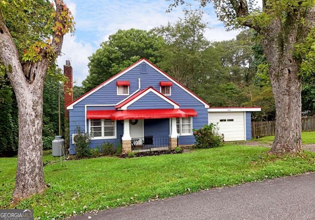742 Hillcrest Drive, Mccaysville, GA 30555