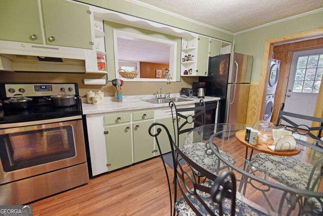 742 Hillcrest Drive, Mccaysville, GA 30555