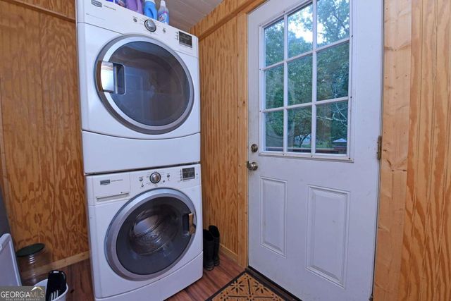 742 Hillcrest Drive, Mccaysville, GA 30555