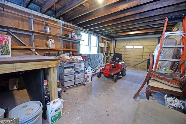 742 Hillcrest Drive, Mccaysville, GA 30555