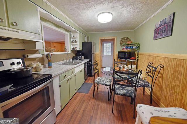 742 Hillcrest Drive, Mccaysville, GA 30555