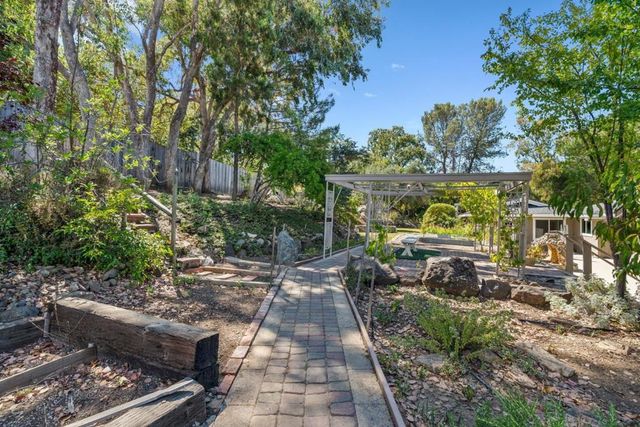 9465 Watsonville Road, Gilroy, CA 95020