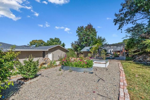 9465 Watsonville Road, Gilroy, CA 95020