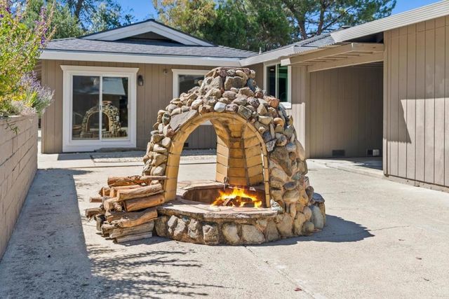 9465 Watsonville Road, Gilroy, CA 95020