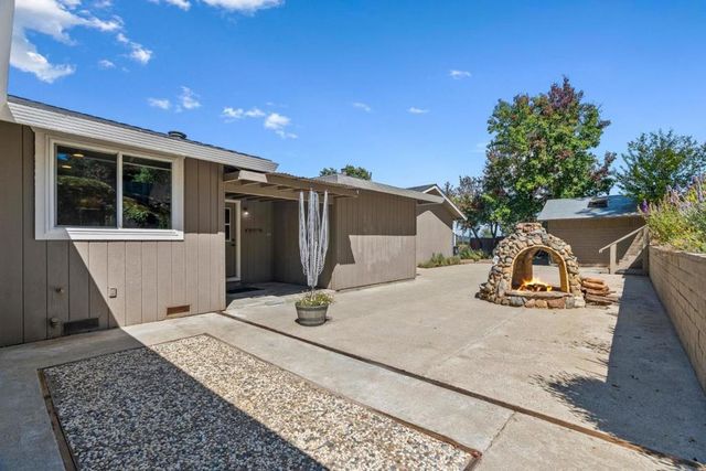 9465 Watsonville Road, Gilroy, CA 95020