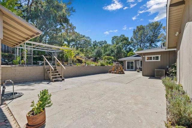 9465 Watsonville Road, Gilroy, CA 95020