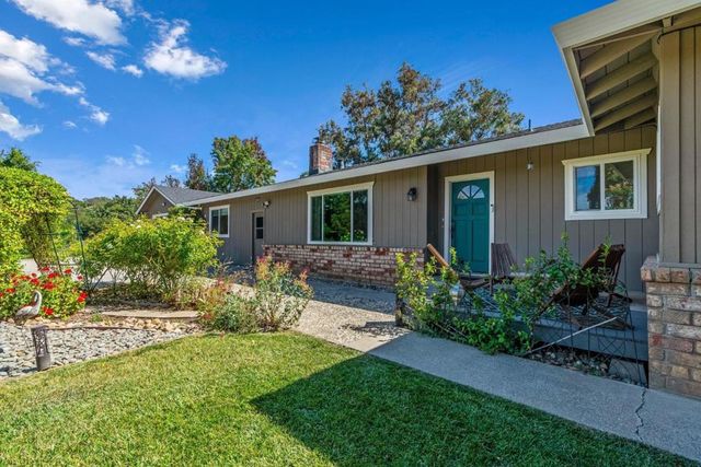 9465 Watsonville Road, Gilroy, CA 95020